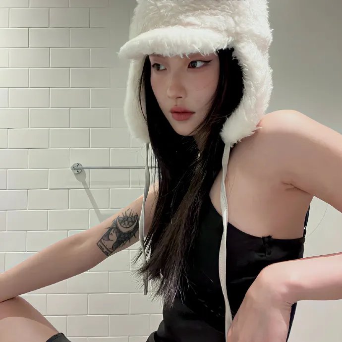 踉跄女孩